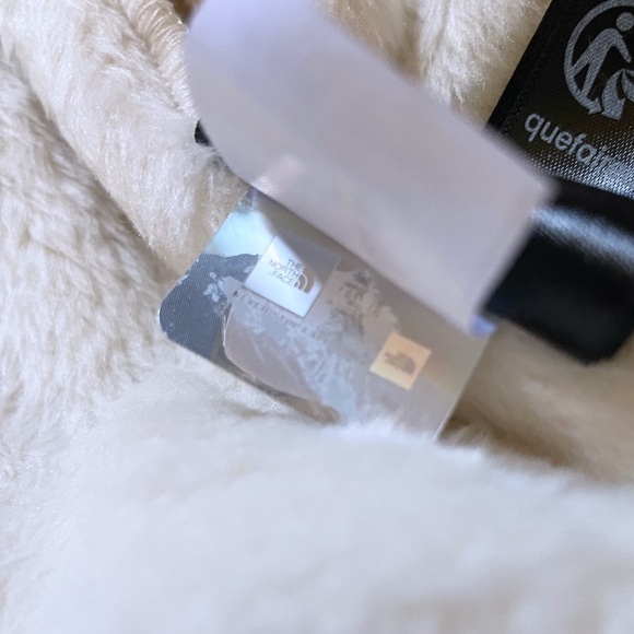 The North Face Women’s Luxe Osito Full Zip Jacket - Picture 9 of 11